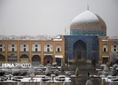 روایت بازاریان اصفهان از روز برفی گنبد مسجد شیخ لطف الله