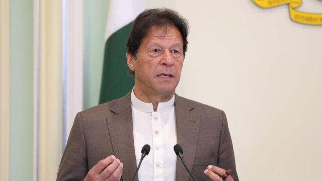 مردی مقابل خانه نخست وزیر پاکستان خودسوزی کرد