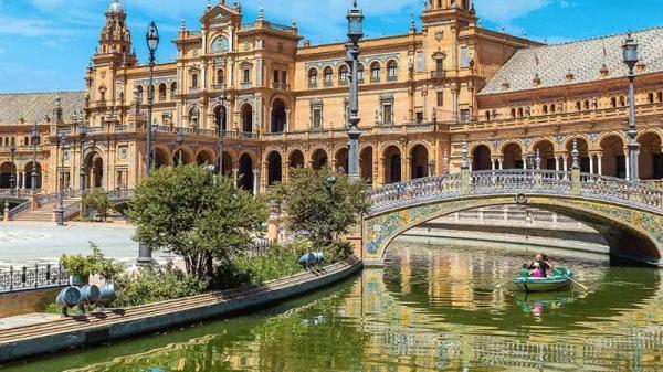 20 تا از مجذوب کننده ترین مکان های تفریحی اسپانیا