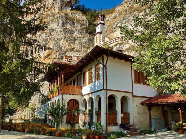در طبیعت روزنسکی لوم (Rusenski Lom) قدم بزنید در طبیعت روزنسکی لوم (Rusenski Lom) قدم بزنید